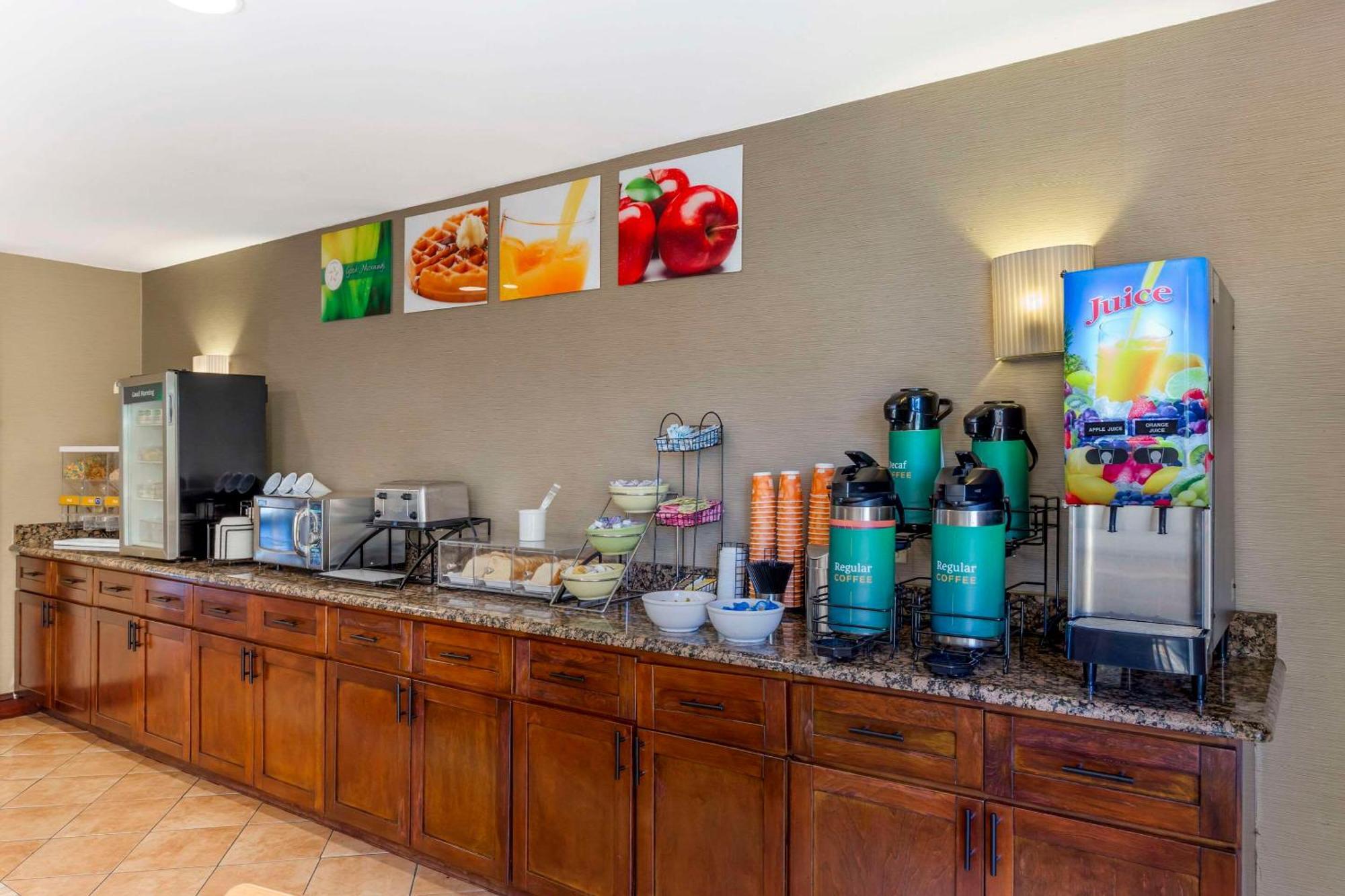 Quality Inn Raleigh Downtown Bagian luar foto