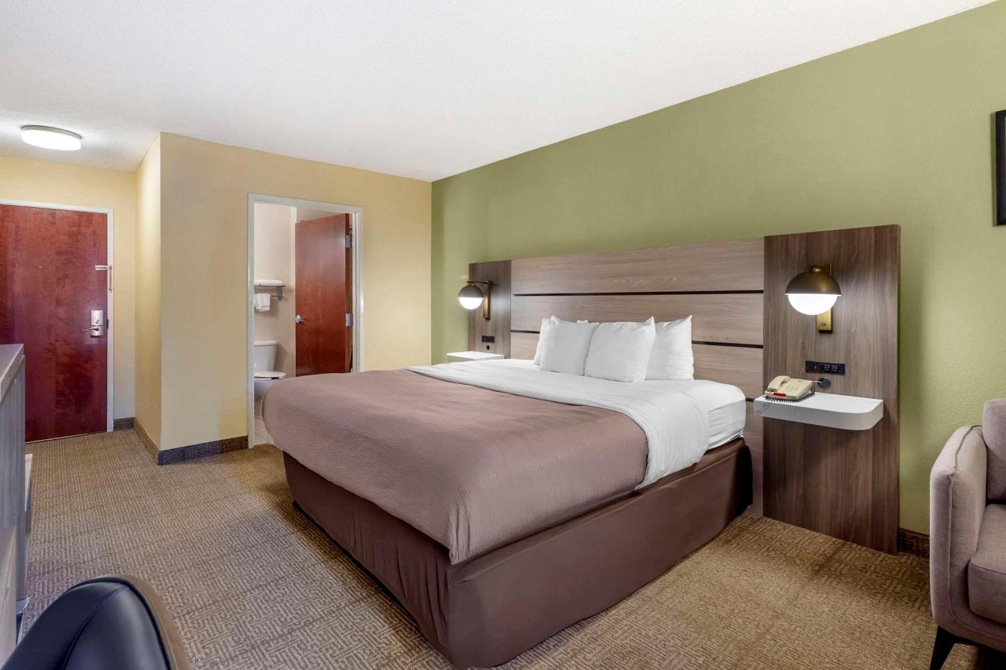 Quality Inn Raleigh Downtown Bagian luar foto