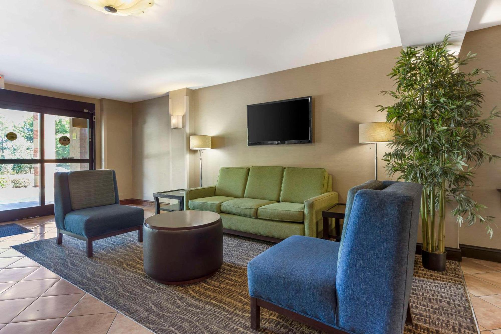 Quality Inn Raleigh Downtown Bagian luar foto