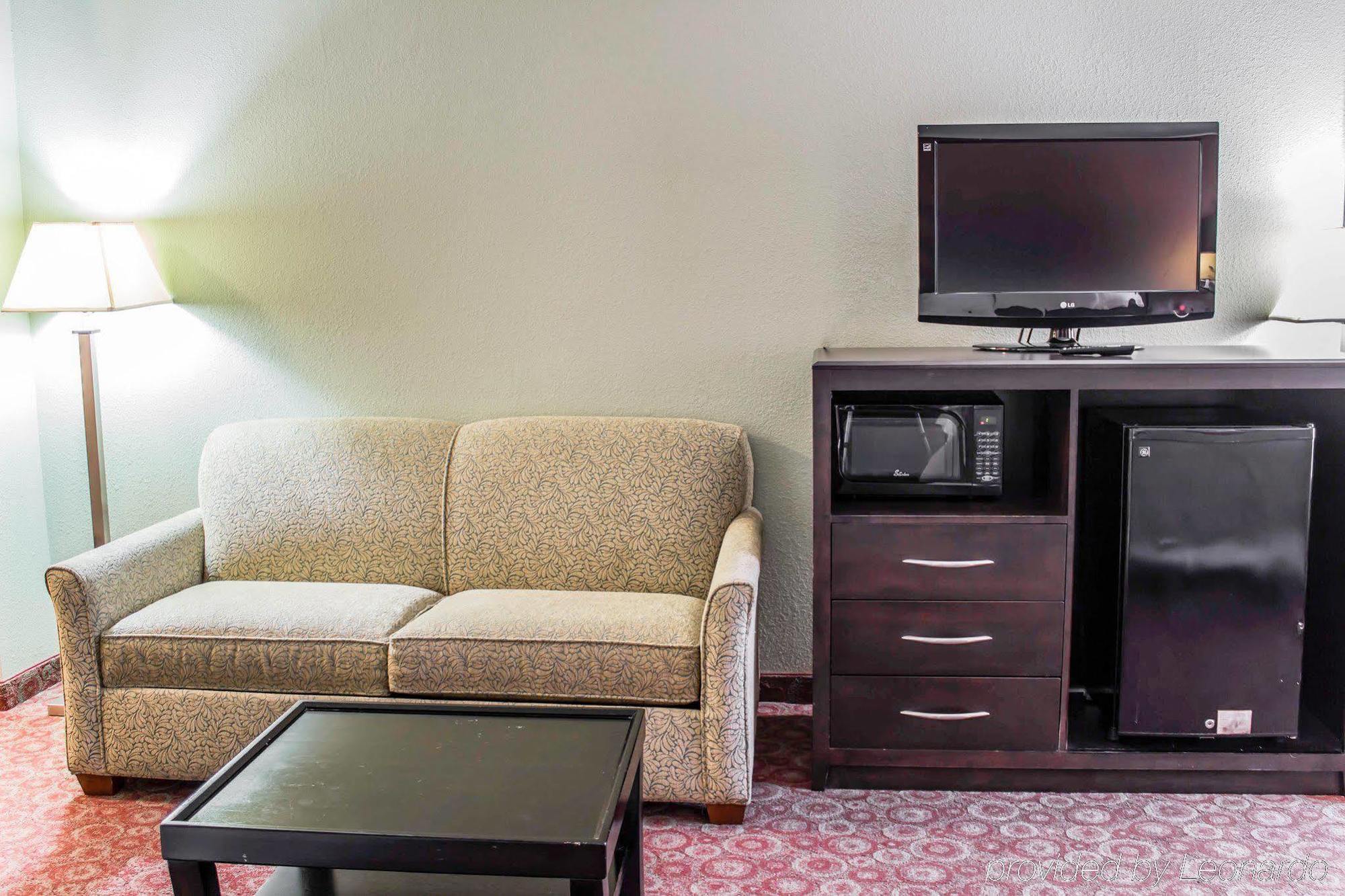 Quality Inn Raleigh Downtown Bagian luar foto